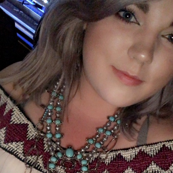 Meet your Posher, Maegan - Picture 5 of 7